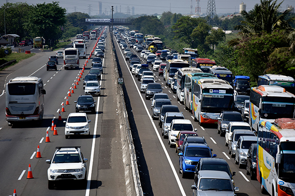 Contra Flow di Tol Jakarta-Cikampek