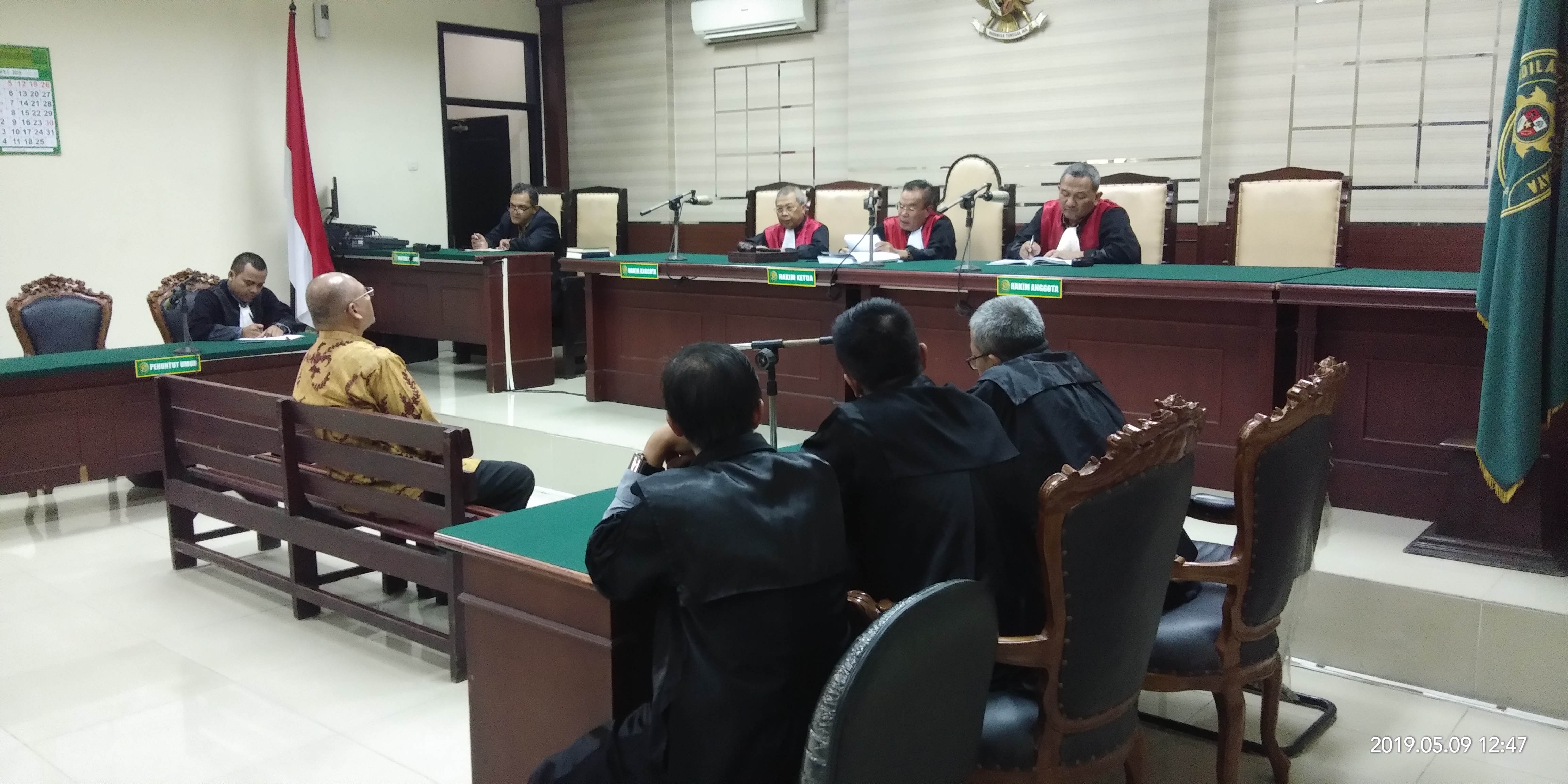 Suasana persidangan Bupati Malang nonaktif di Surabaya, Jawa Timur, Kamis (9/5)