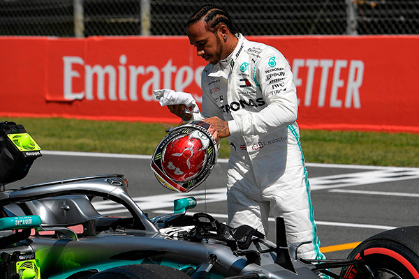 Pembalap Mercedes Lewis Hamilton