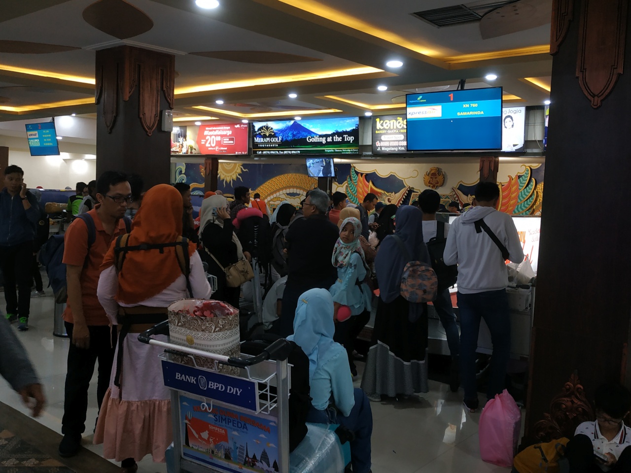 Arus mudik di Bandara Adi Sutjipto