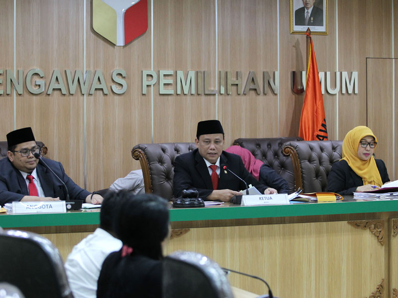 Sidang laporan Badan Pemenangan Nasional Prabowo-Sandi terkait tuduhan kecurangan Situng KPU di ruang sidang Bawaslu RI, Jakarta