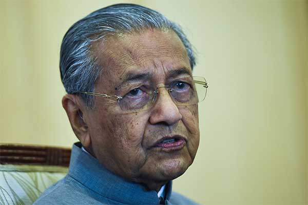 Mahathir akan Serahkan Kursi PM Malaysia ke Anwar
