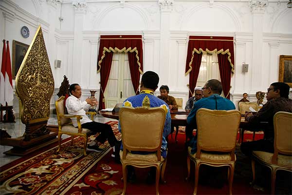 Presiden Joko Widodo saat diwawancarai Media Indonesia di Istana Merdeka, Jakarta, Jumat (24/5/2019).