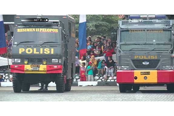 Penjagaan Kantor KPU