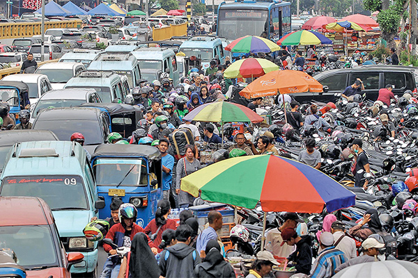 Kemacetan parah terjadi di depan Pasar Tanah Abang, Jakarta Pusat