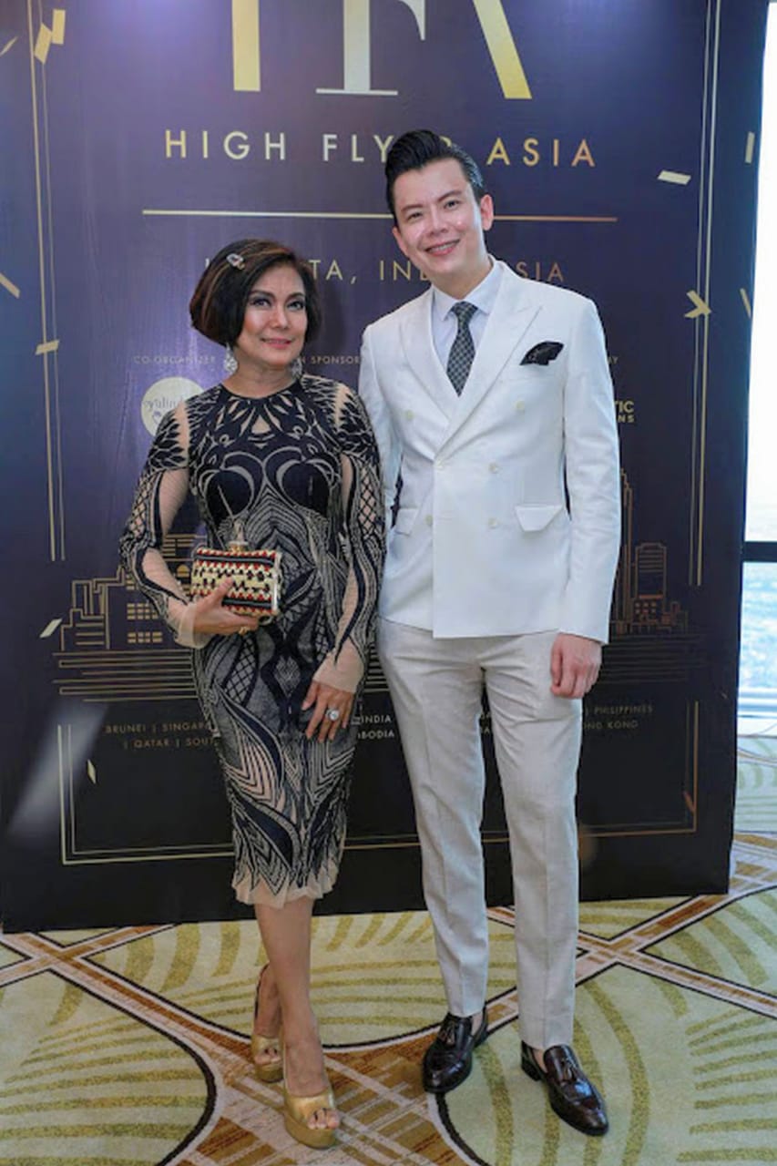 Steve Wee dan Yulie Nasution Grillon