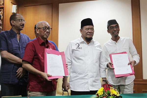 Manajemen Persija Jakarta melakukan penandatanganan kerja baru bersama perusahaan tour travel haji dan umrah Autamaras PT Amijaya Prakarsa