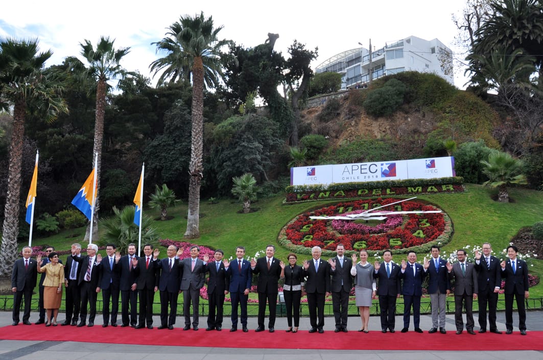 Para Menteri APEC dalam pertemuan APEC MRT di Vina Del Mar, Chile, Jumat (18/5).