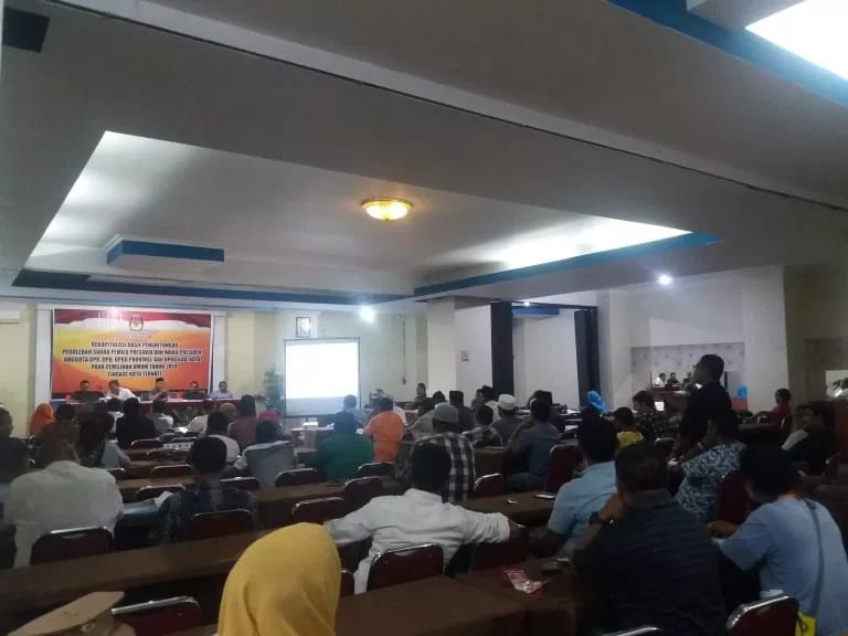 Suasana rekapitulasi suara di Kota Ternate