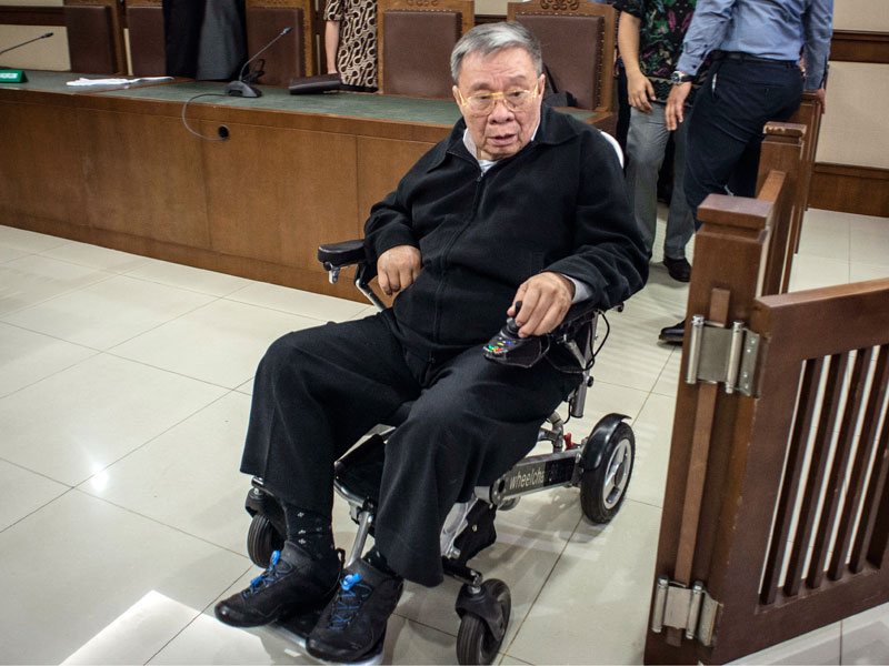 Terdakwa Direktur Utama PT Wijaya Kusuma Emindo (WKE) Budi Suharto