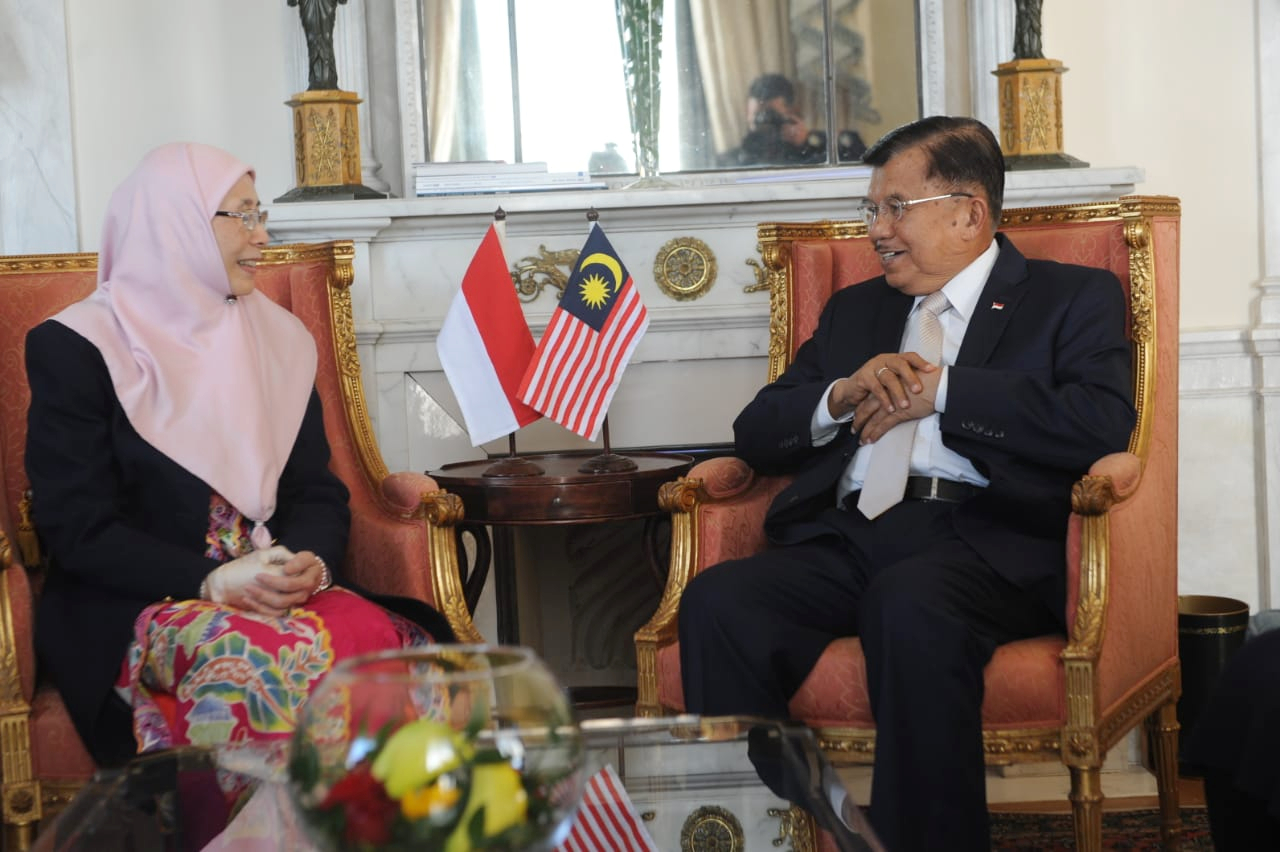 Wapres Jusuf Kalla saat bertemu Wakil PM Malaysia Wan Azizah Wan Ismail