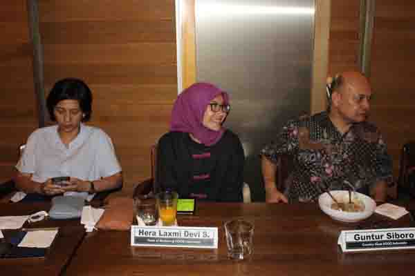 Tina Arwin, Head of Content, Hooq Indonesia (tengah) dan Guntur Siboro Guntur Siboro, Country Head Hooq Indonesia (kanan)