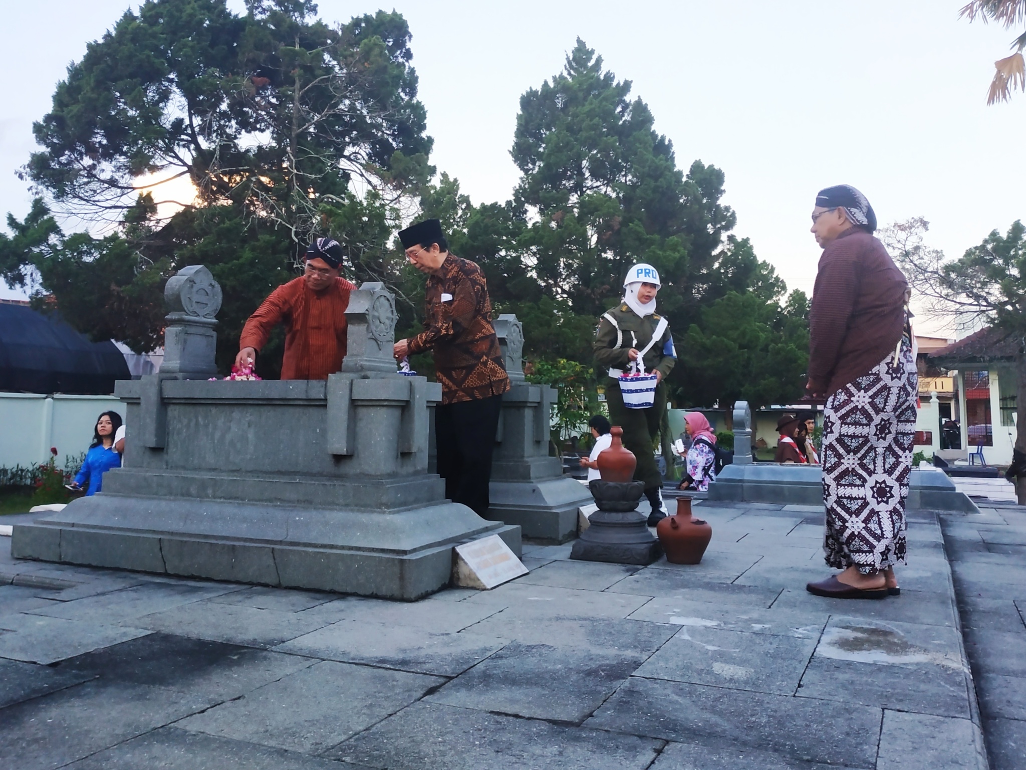 Mendikbud Muhajir Effendy berziarah ke Makam Ki Hadjar Dewantara