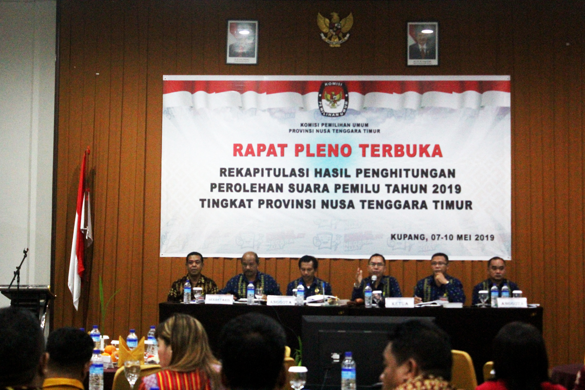 Rapat Pleno terbuka KPU Nusa Tenggara Timur masih menyisakan persoalan. Di antaranya masih ada suara yang hilang di KPU Sumba Barat Daya.