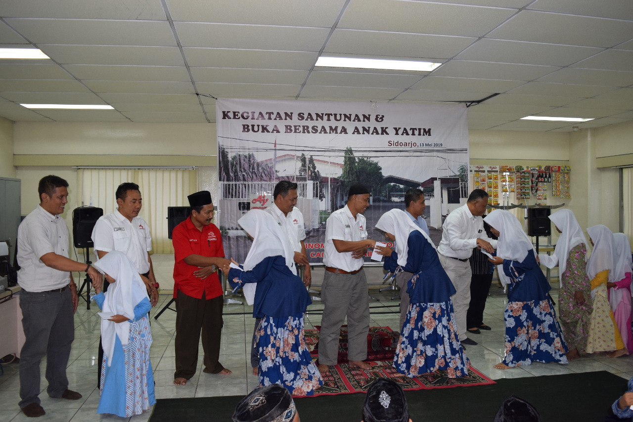 Kegiatan santunan dan buka bersama anak yatim 