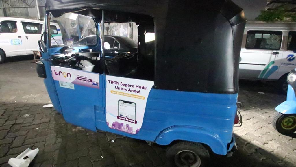 Bajaj yang bekerja sama dengan Tron