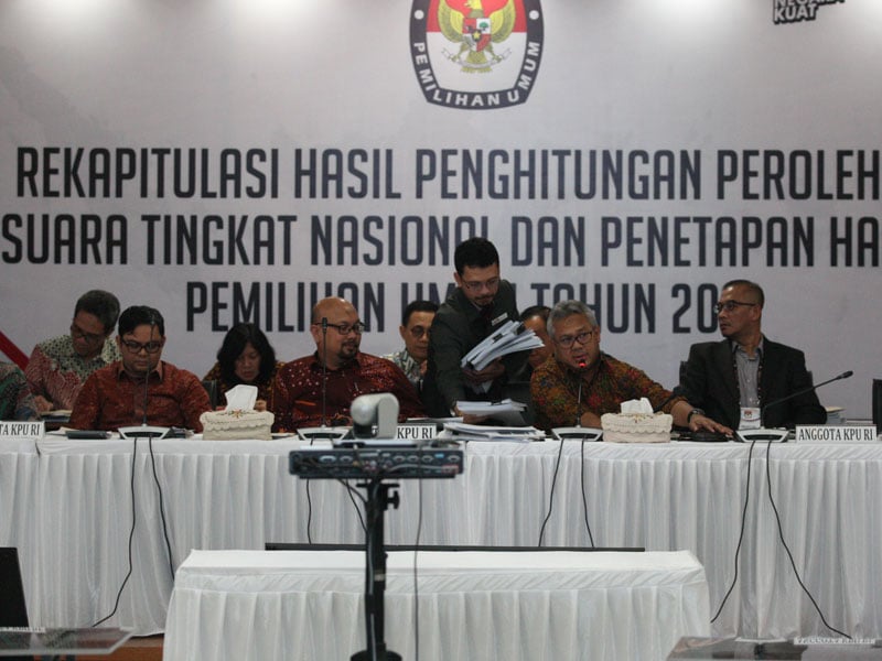 Rapat Pleno Rekapitulasi Hasil Penghitungan dan Perolehan Suara Tingkat Nasional Dalam Negeri dan Penetapan Hasil Pemilu 2019