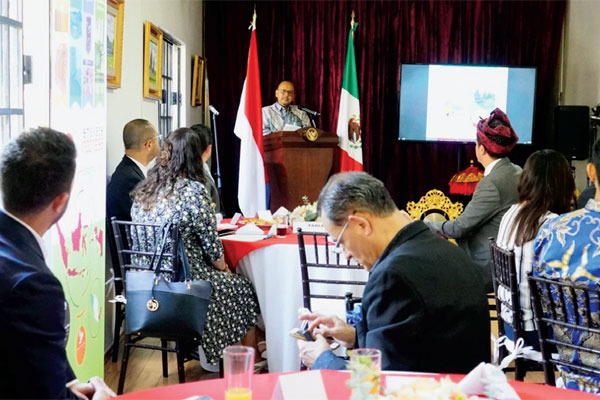 Duta Besar RI untuk Meksiko, Cheppy T Wartono, memberikan sambutan pada travel agents gathering di Mexico City, kemarin.