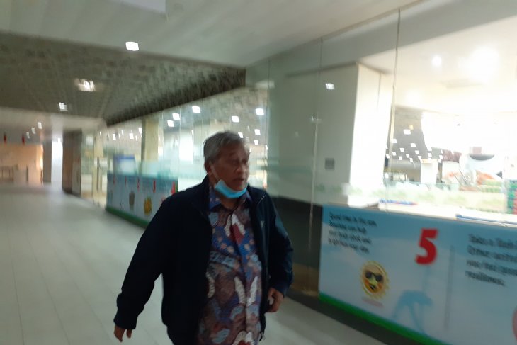 Mantan Menteri Pendidikan dan Kebudayaan M Nuh usai menjenguk mantan ibu negara Ani Yudhoyono di NUH Singapura