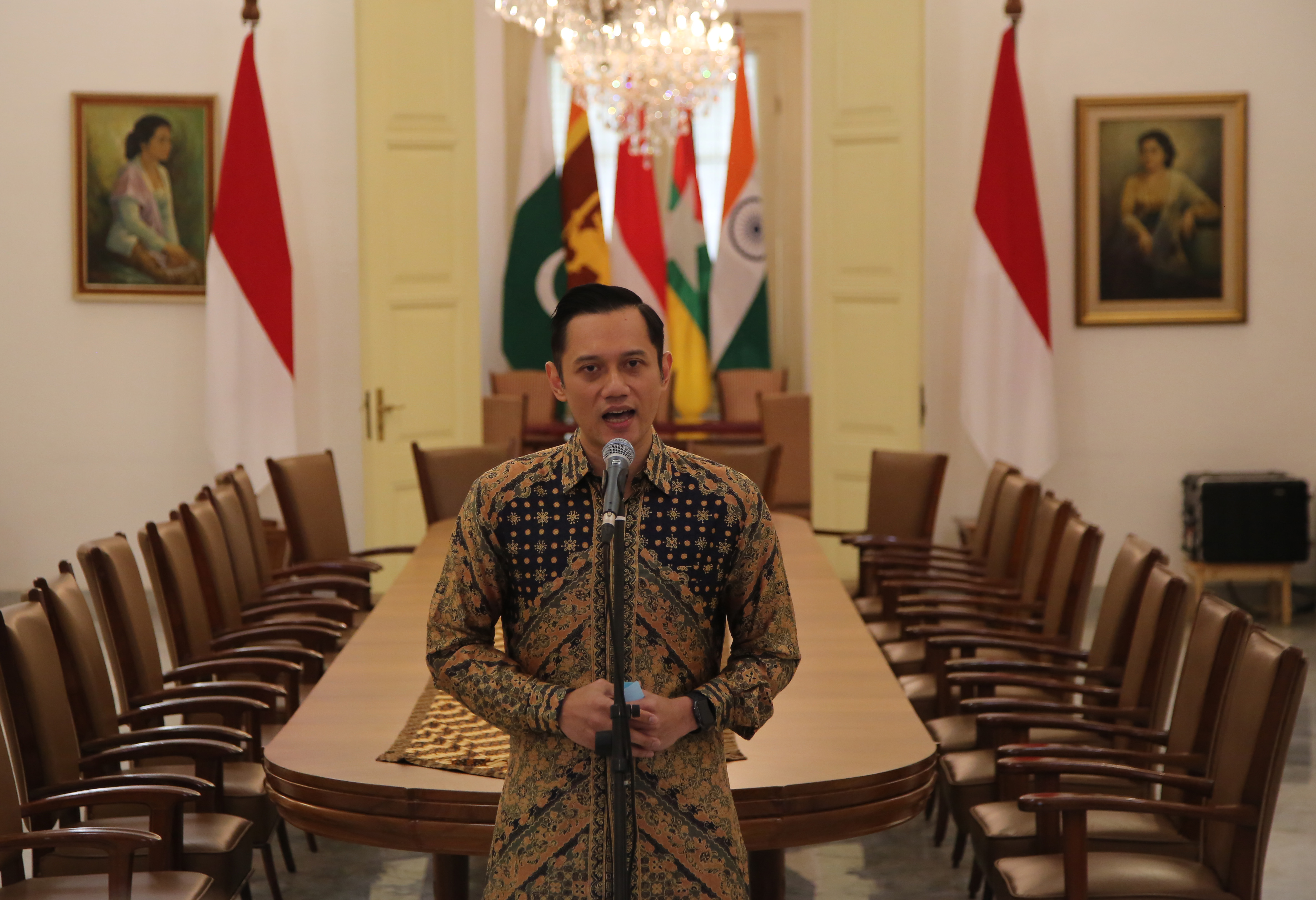 Komandan Kogasma Partai Demokrat Agus Harimurti Yudhoyono (AHY) seusai bertemu Presiden Joko Widodo di Istana Bogor, Rabu (22/5).
