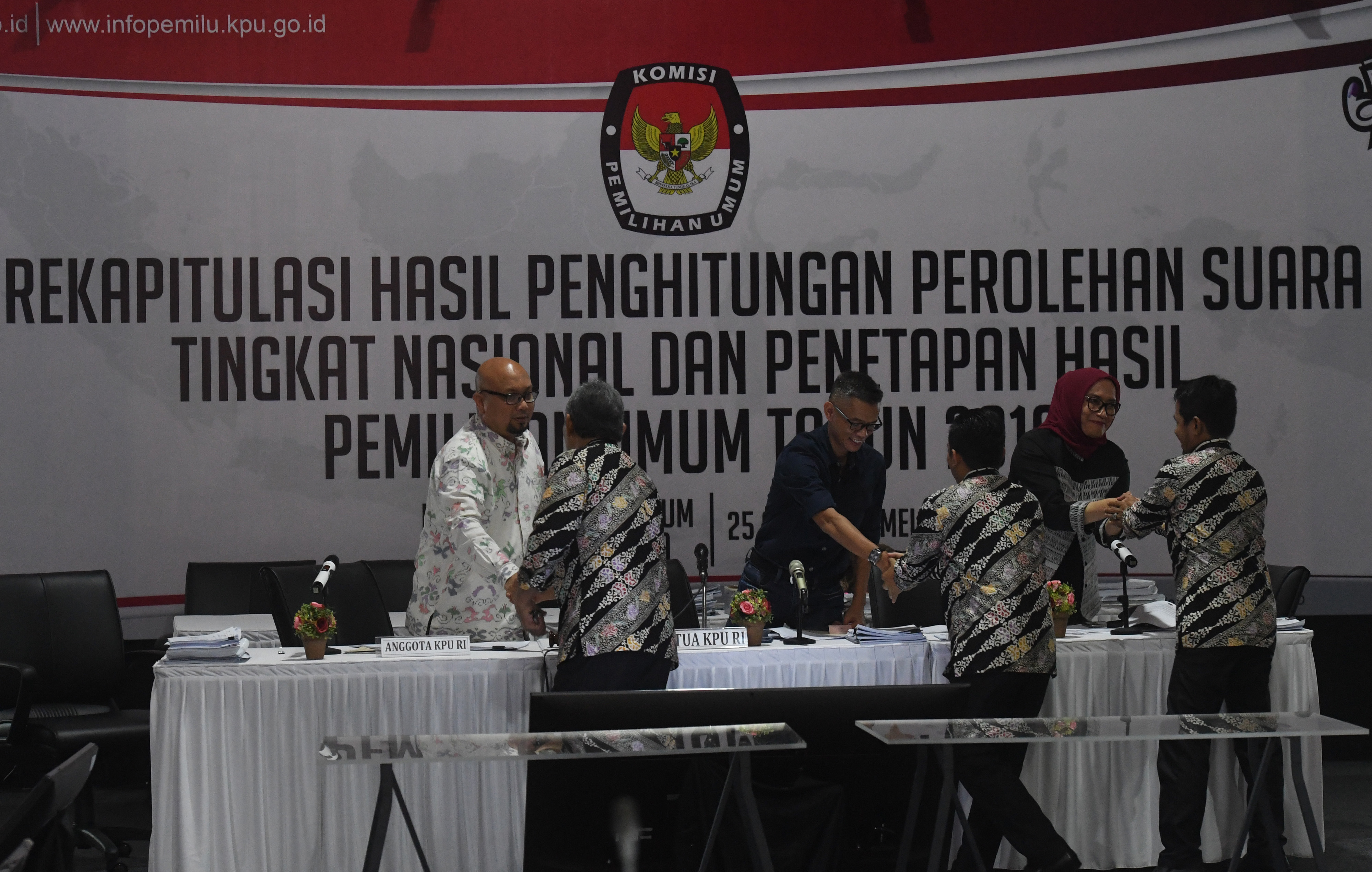 Suasana rekapitulasi tingkat nasional di Kantor KPU, Jakarta, Senin (20/5)