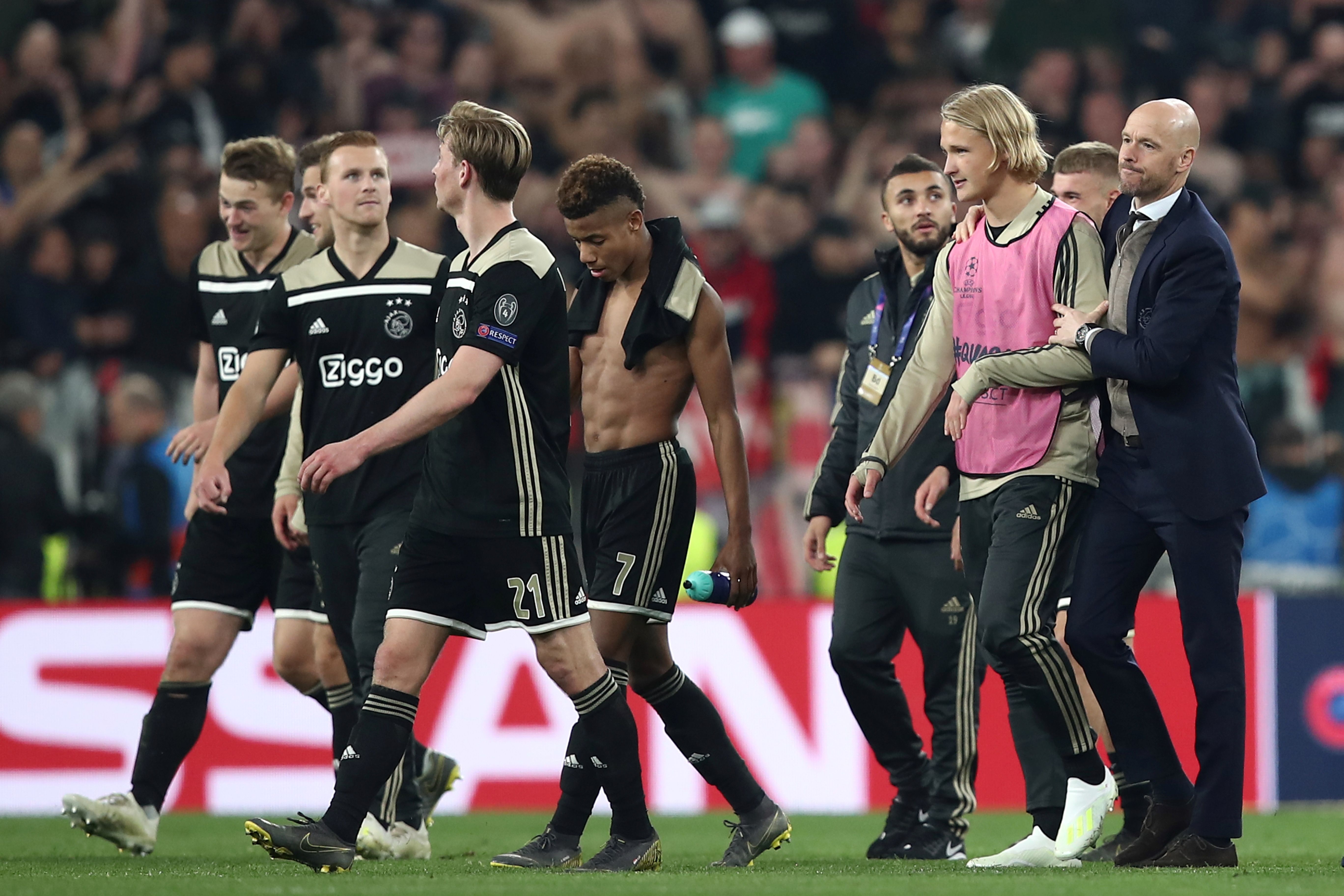 Pelatih Ajax asal Belanda Erik Ten Hag (kanan) dan Penyerang Denmark Ajax Kasper Dolberg