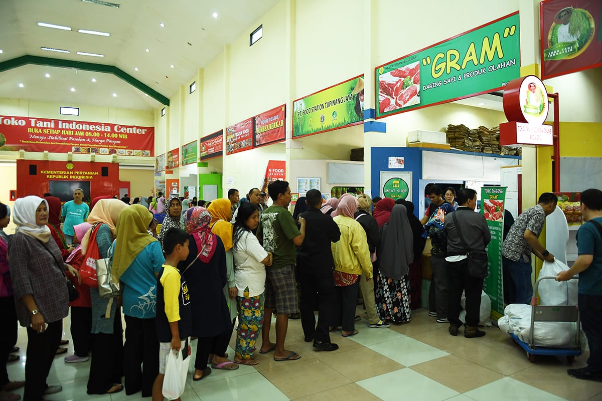 Suasana Toko Tani Indonesia di Pasar Minggu, Jakarta Selatan