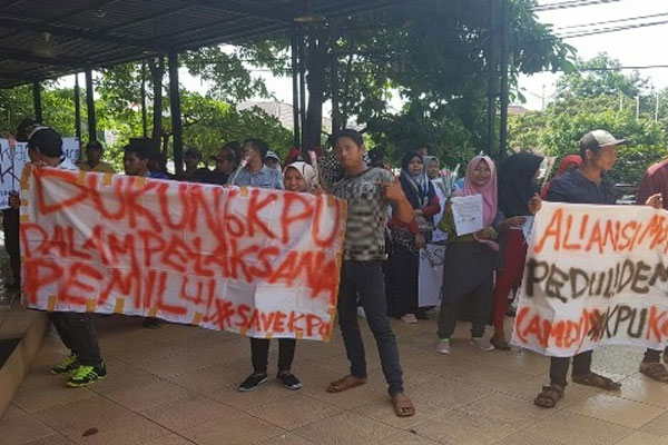  Ratusan Warga Jateng Beri Dukungan ke KPU