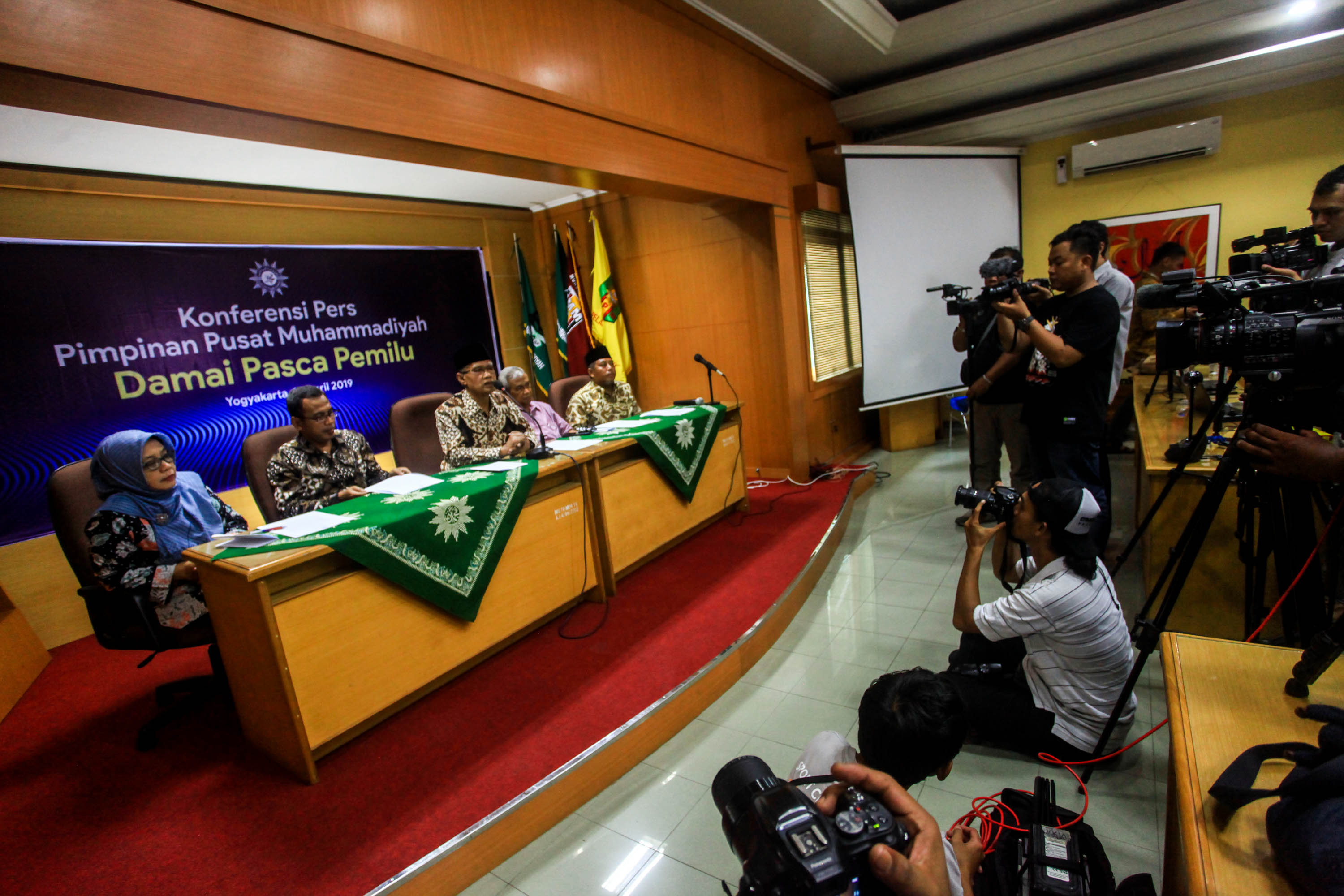 Pimpinan Pusat Muhammadiyah mendesak aksi kekerasan 22 Mei harus diusut.