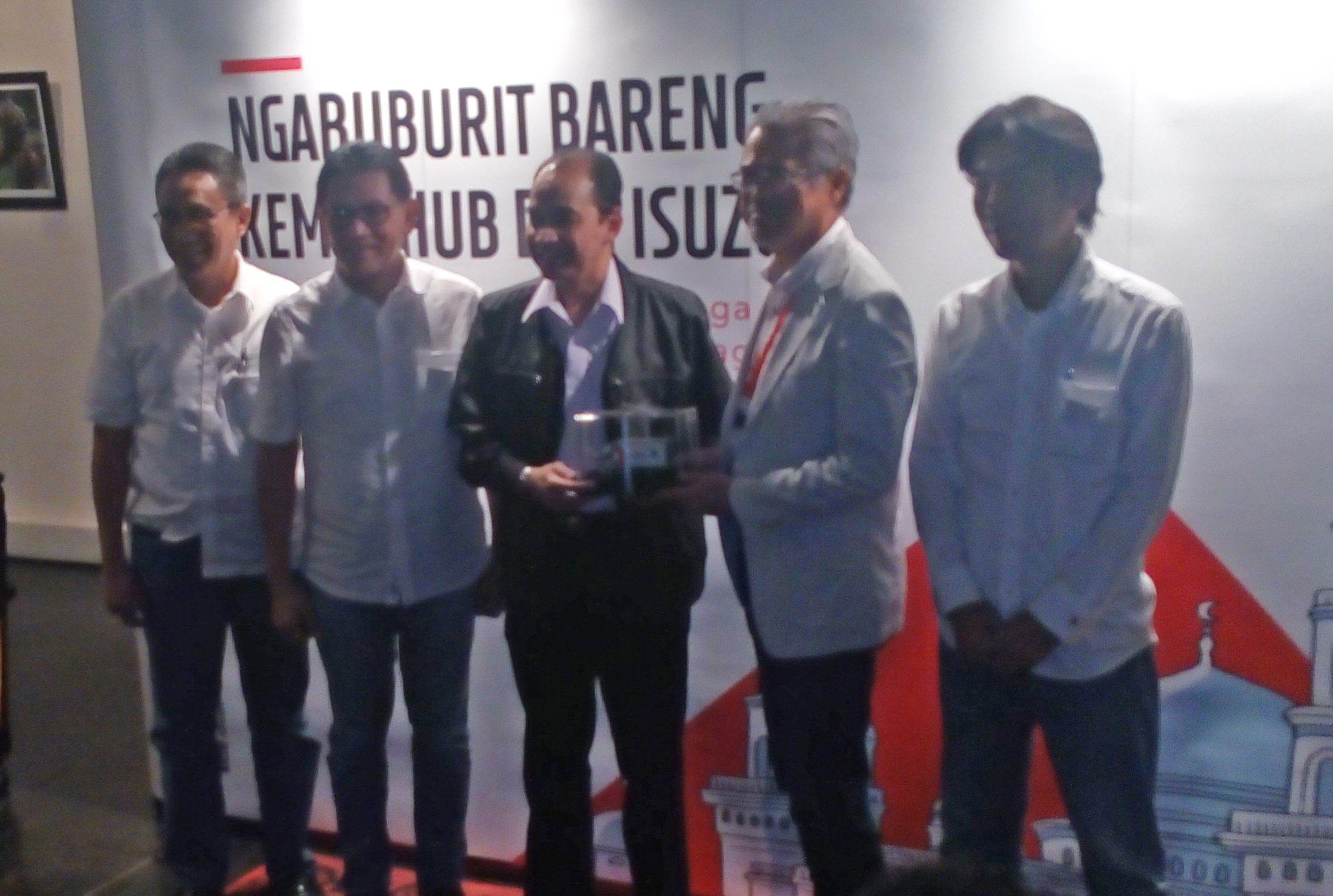 Isuzu di acara Ngabuburit Bareng Kemenhub di Tugu Kunstkring Paleis, Menteng, Jakarta Pusat.