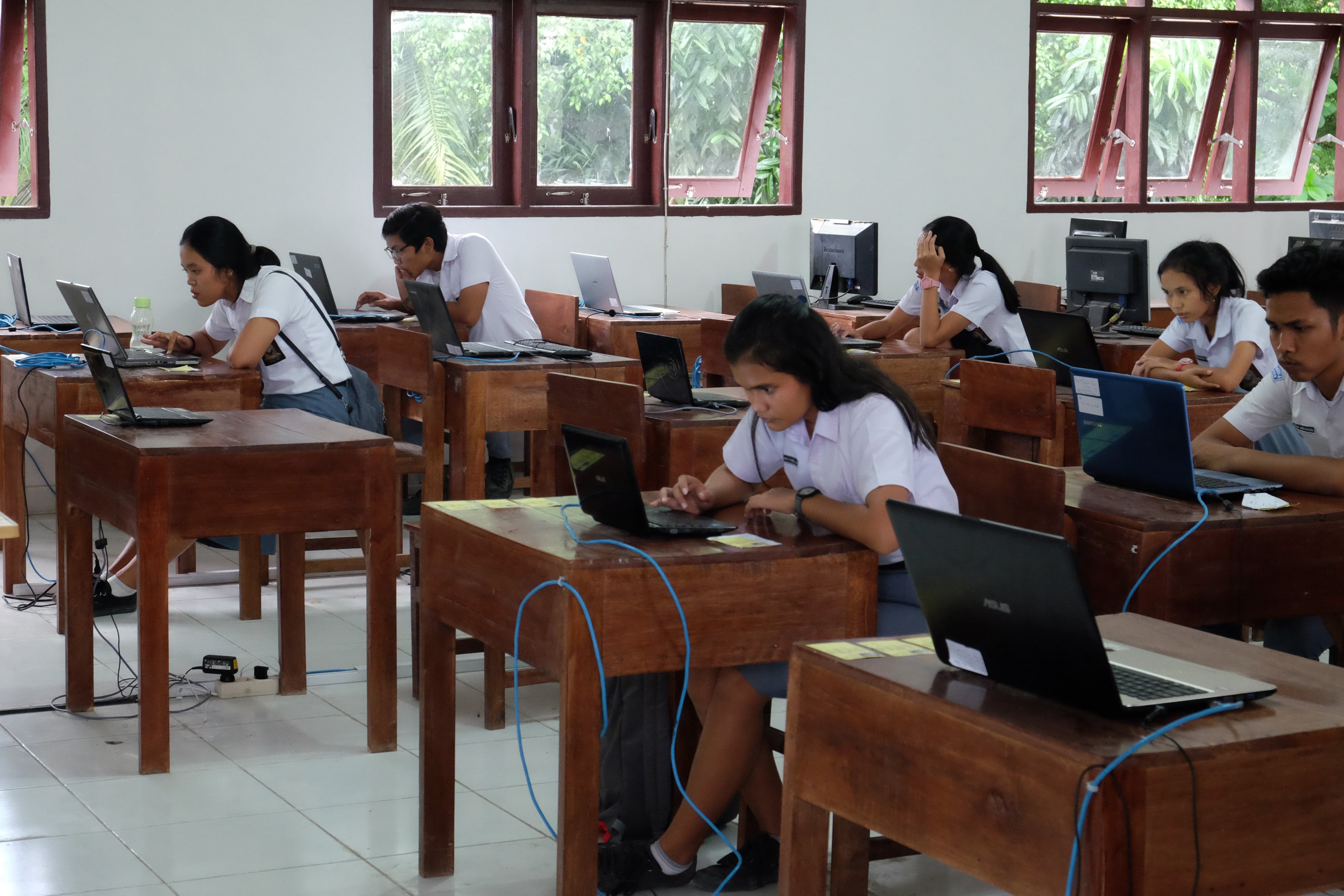 proses belajar-mengajar di sekolah 