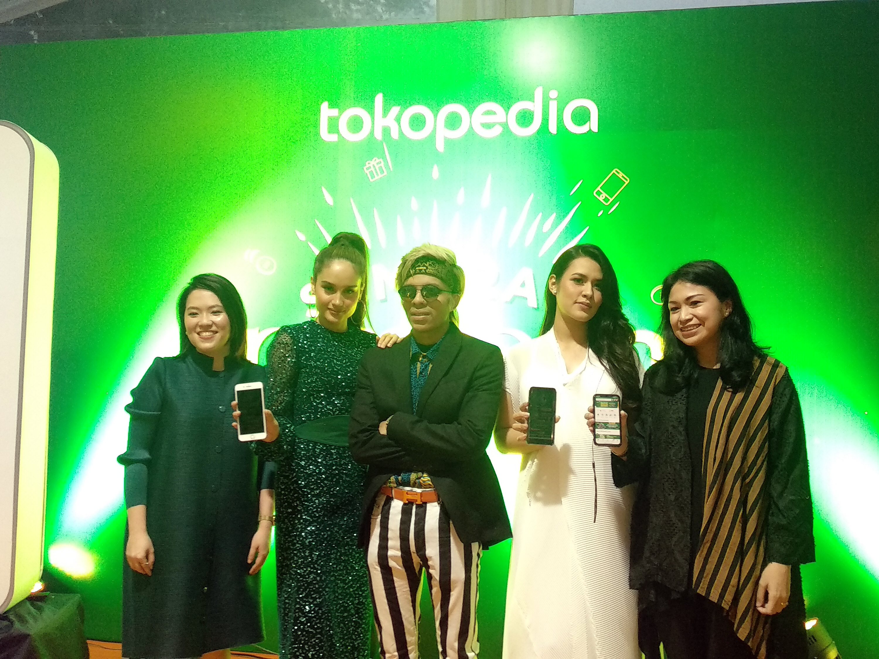 Marketplace di Tanah Air berlomba-lomba menawarkan promosi. 