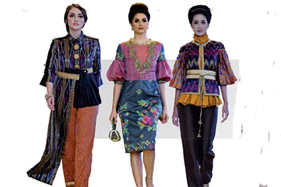 Sekilas mirip dengan tenun rangrang, tetapi tenun sengkang memiliki juga motif bergelombang