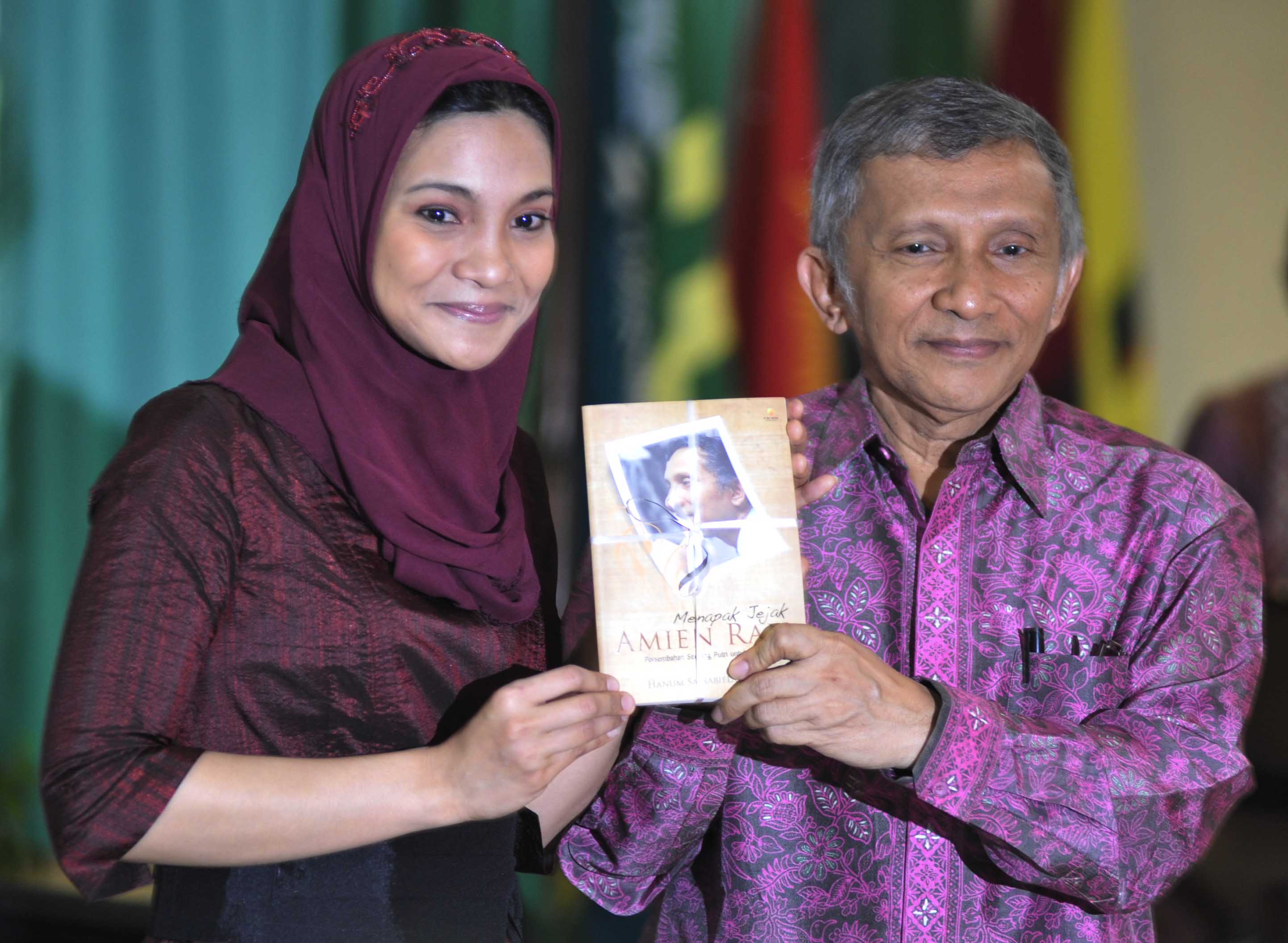 Hanum Rais dan ayahnya, Amien Rais. 