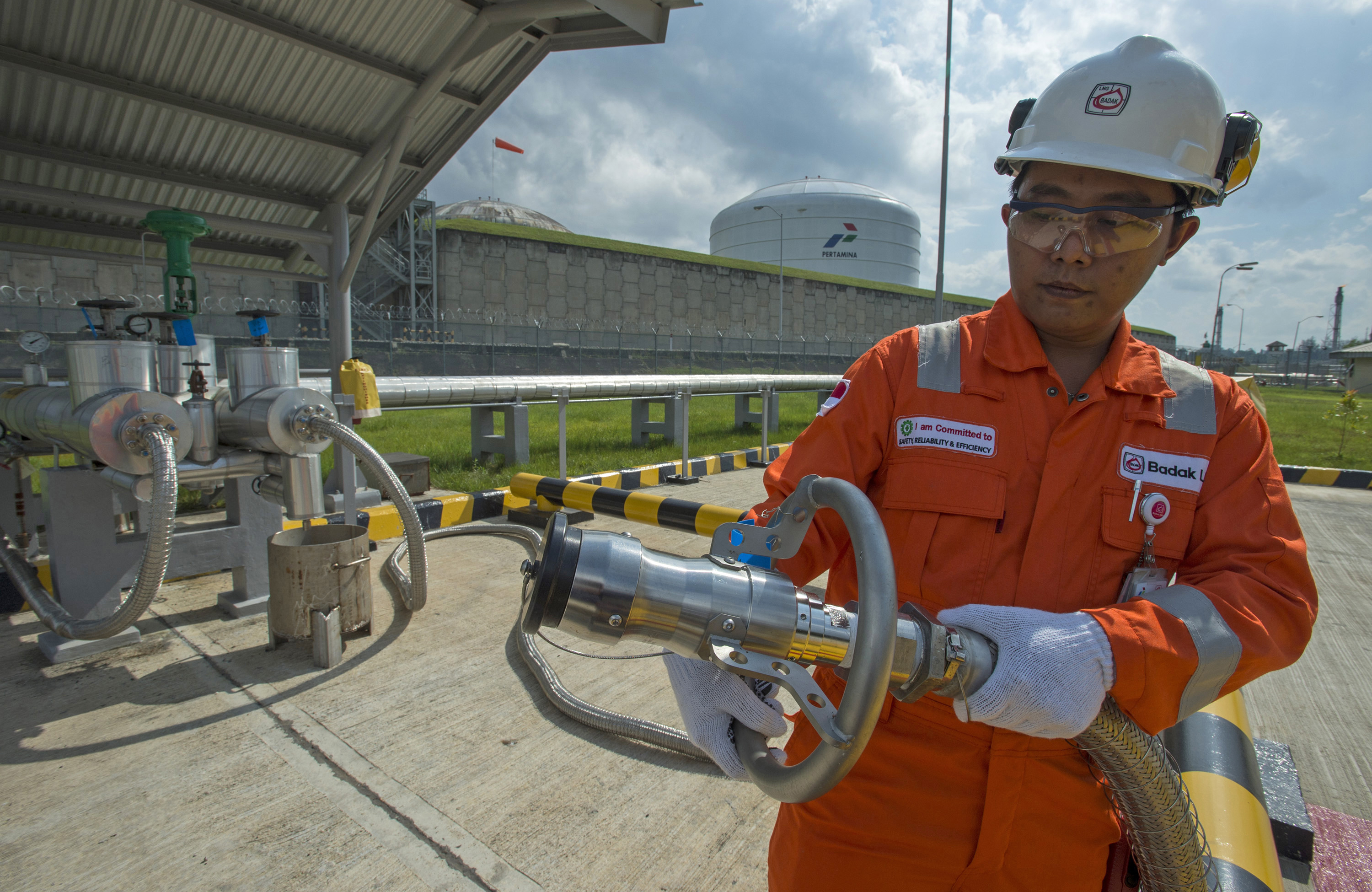 SKK Migas telah berkoordinasi dengan para pihak yakni Pertamina dan Kilang Bontang selaku penjual, untuk melakukan mitigasi.