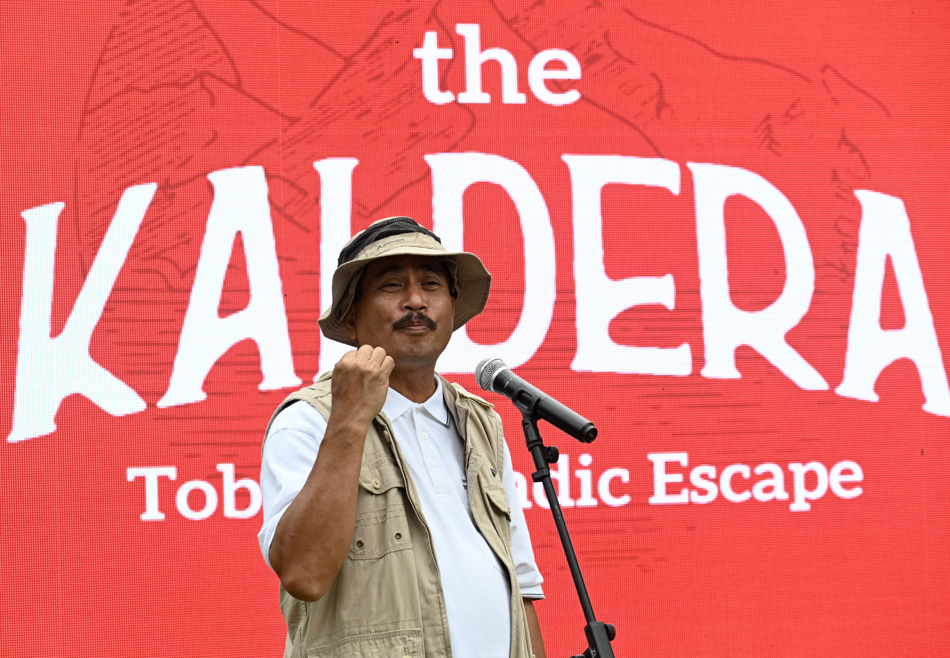 Menteri Pariwisata Arief Yahya di Danau Toba