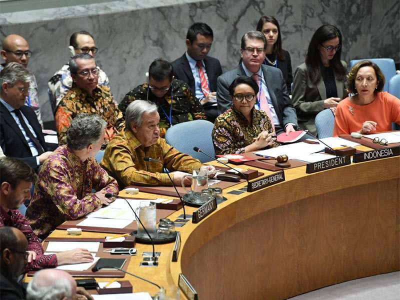 Berbagai batik yang dikenakan delegasi DK PBB  merupakan koleksi pribadi masing-masing.