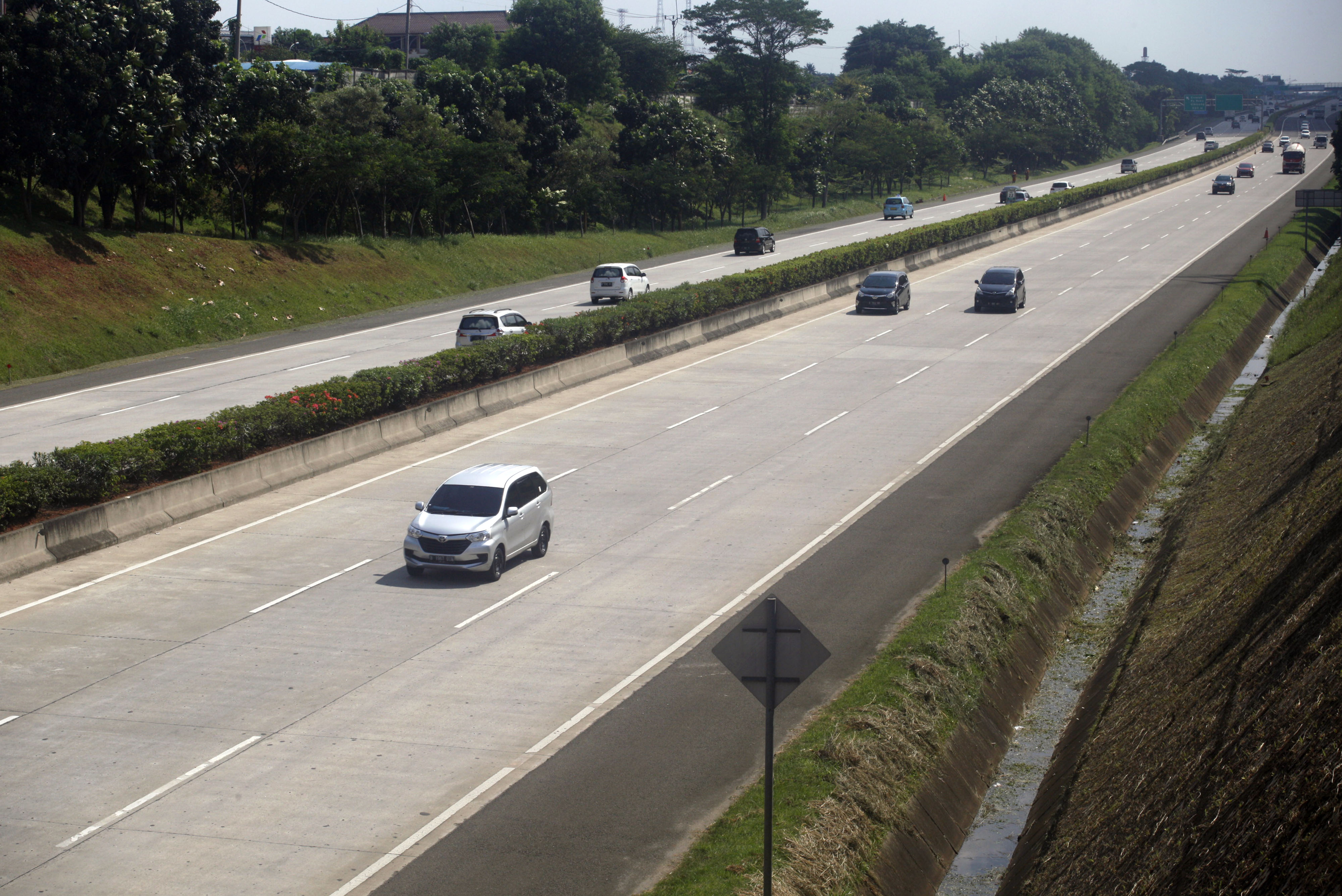 Pemberian diskon tarif tol.