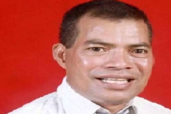  Komisioner KIP, Roman Lendong,