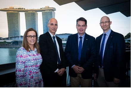 Dari kiri- kanan: Christine Richard dan Christian Cabrol (Total), Poul-Erik Høyer dan Thomas Lund (BWF)