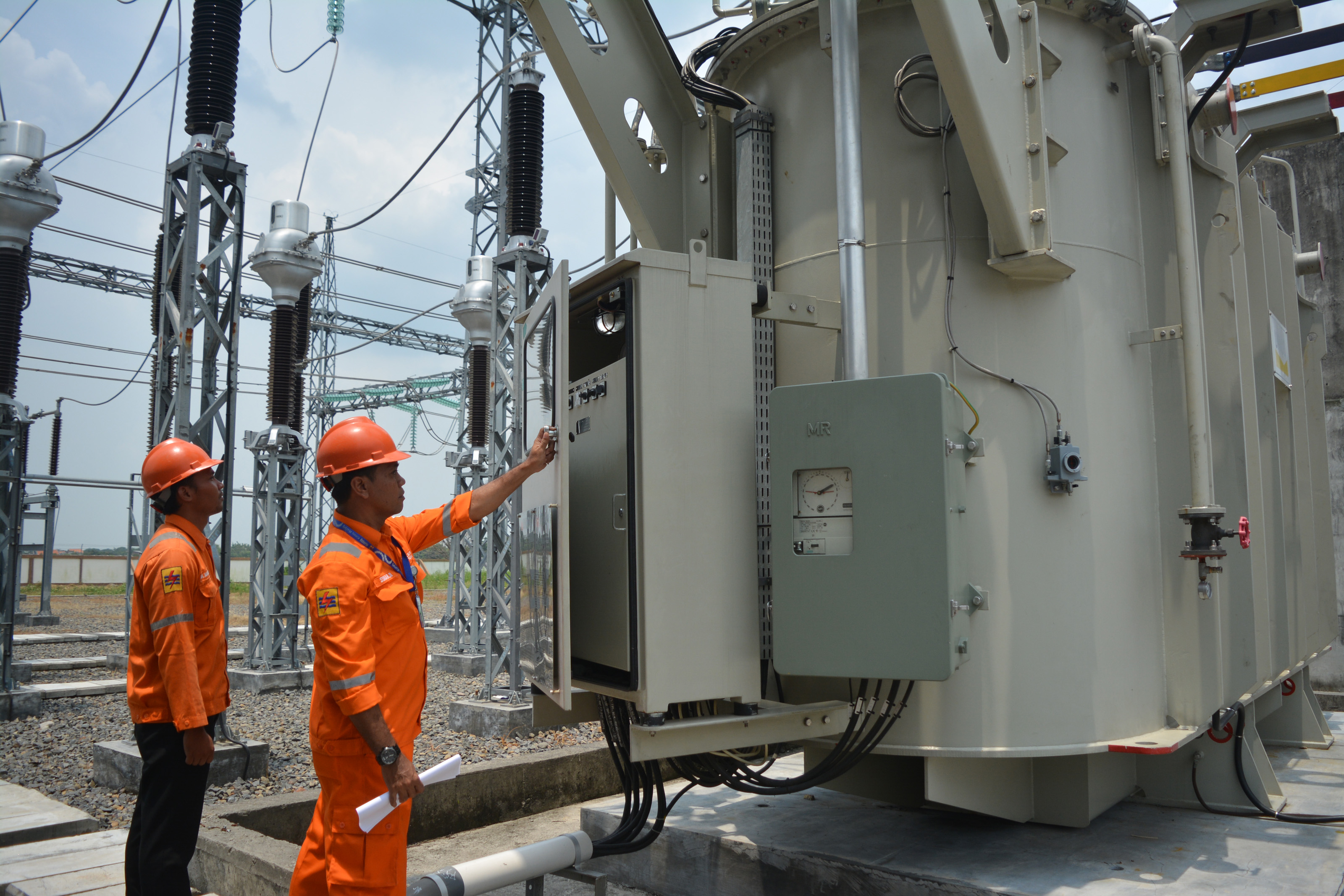 PLN Unit Induk Wilayah NTT siap menyediakan listrik selama Ramadan hingga Idul Fitri 1440 H.