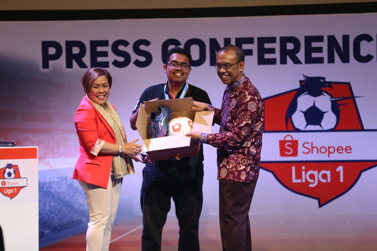 Sesmenpora Gatot S Dewa Broto saat saat press conference Shopee Liga 1 2019 di Jakarta, Senin (13/5).