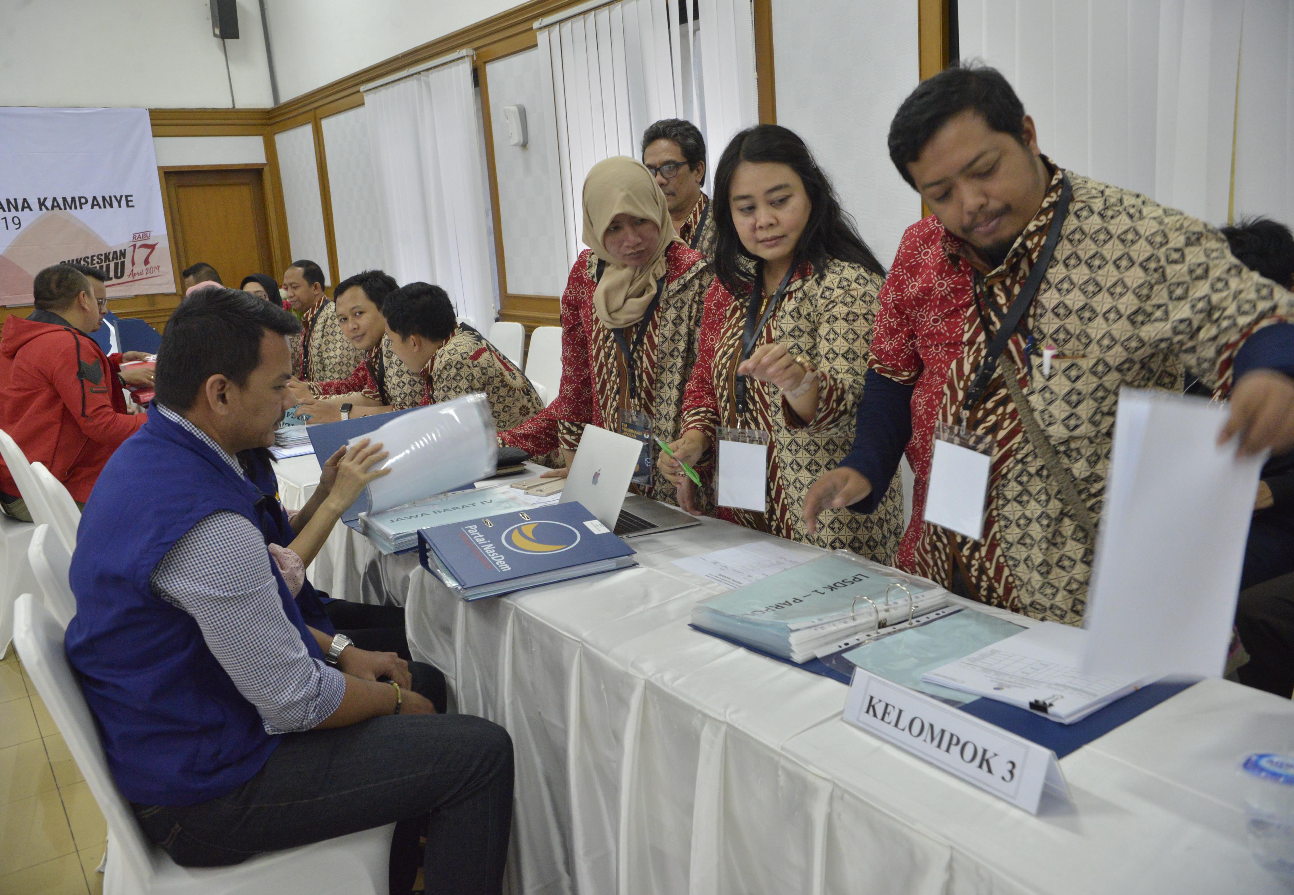 Partai NasDem menyerahkan laporan sumbangan dana kampanye ke KPU 2019 pada Februari lalu.