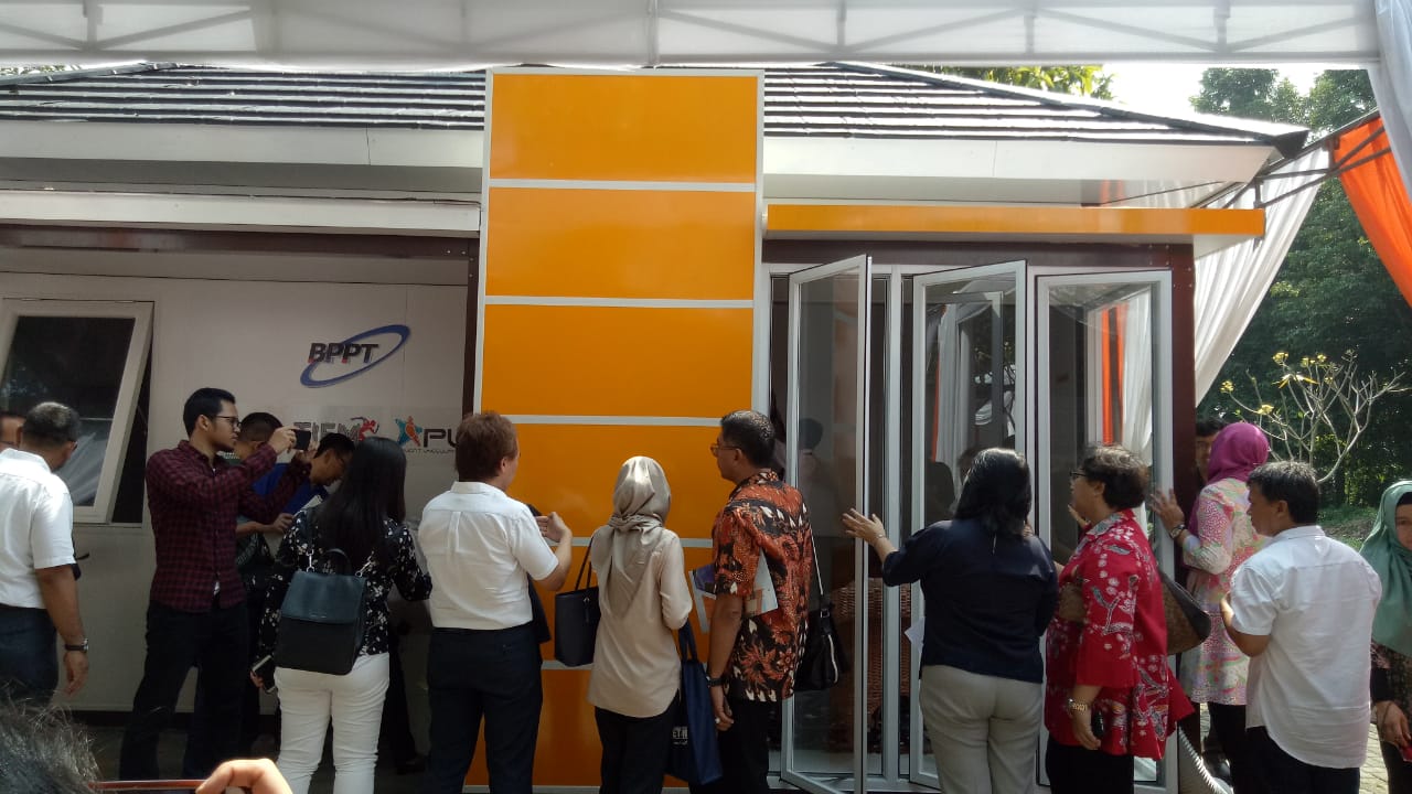 Bale Kohana adalah rumah tahan gempa terbuat dari komposit buatan BPPT. Rumah permanen ini akan dibangun di Lombok, NTB.