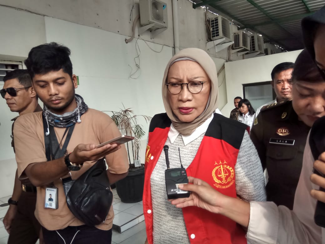Ratna Sarumpaet saat akan mengikuti persidangan di PN Jakarta Selatan, Kamis (9/5).