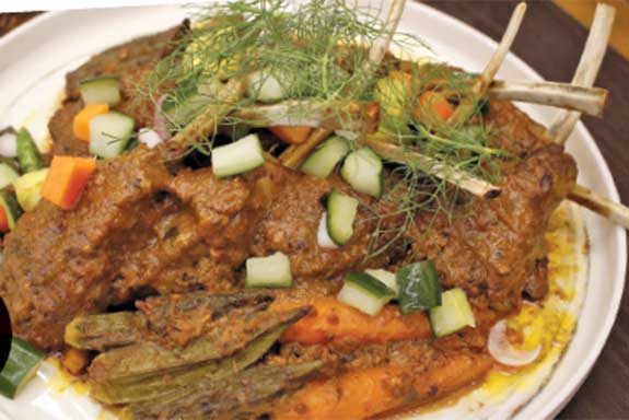 Kari domba aceh dengan perkedel nasi jeruk