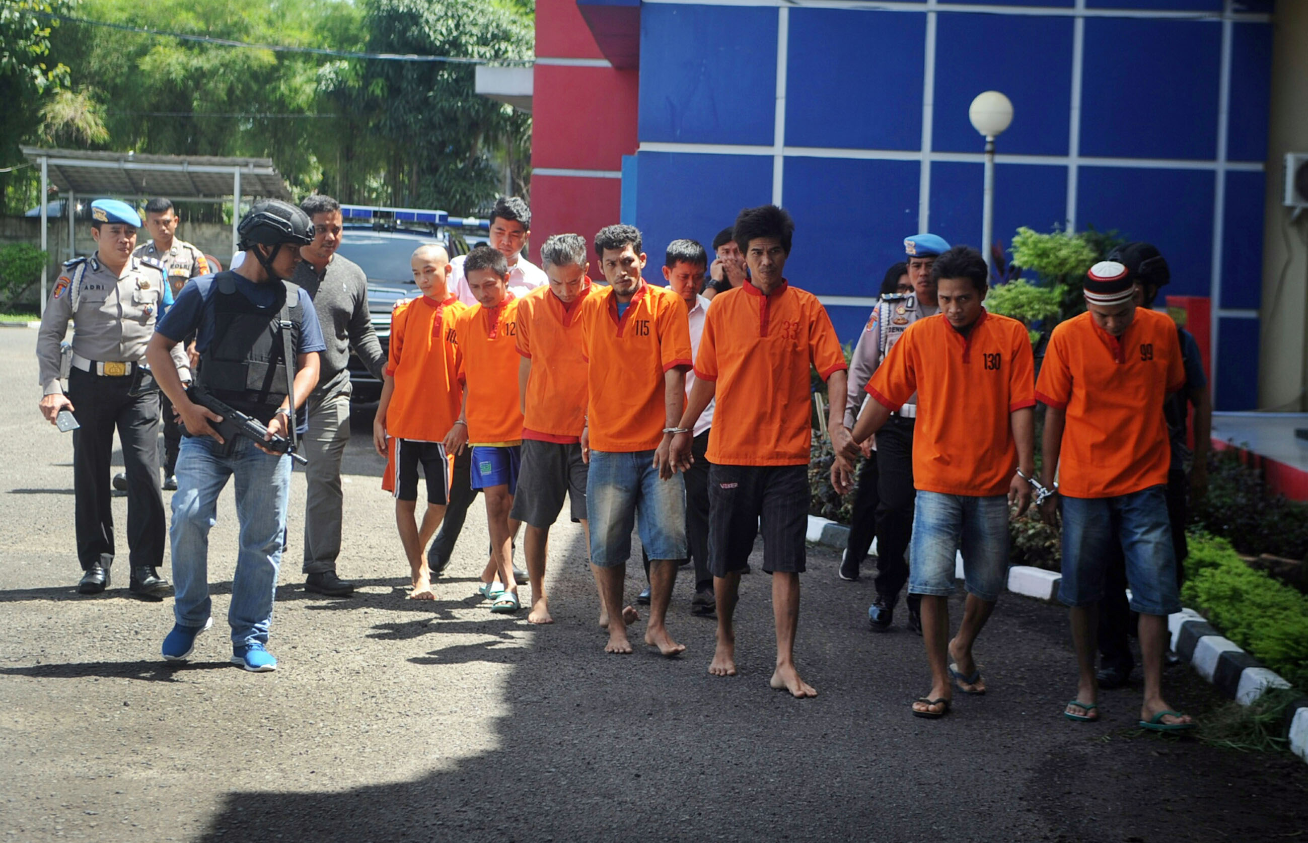 Polresta Palembang berhasil menangkap 15 tahanan dari 30 tahanan yang kabur. 