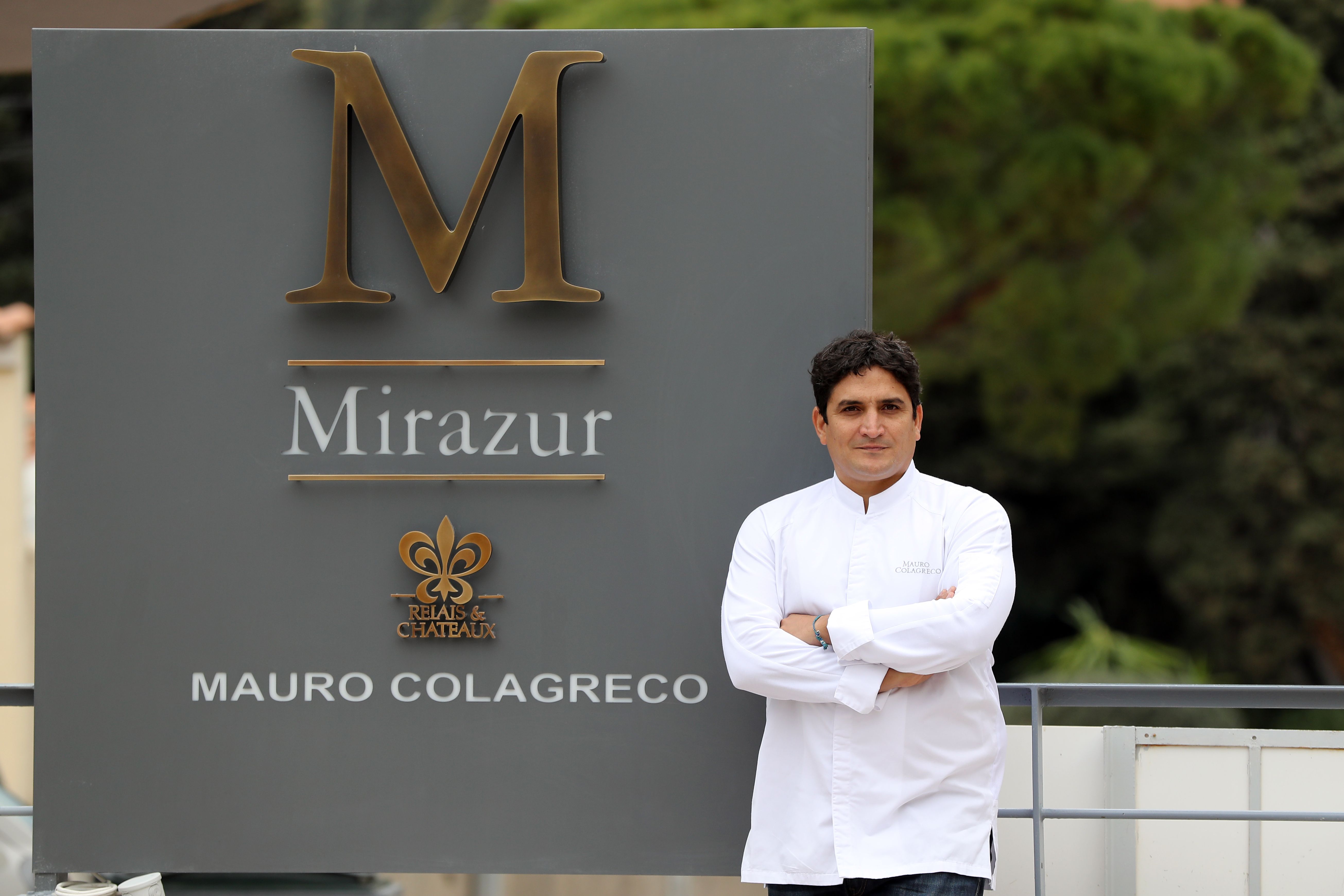  Mauro Colagreco berpose di depan restoran Mirazur yang baru saja dinobatkan sebagai restoran terbaik dunia.