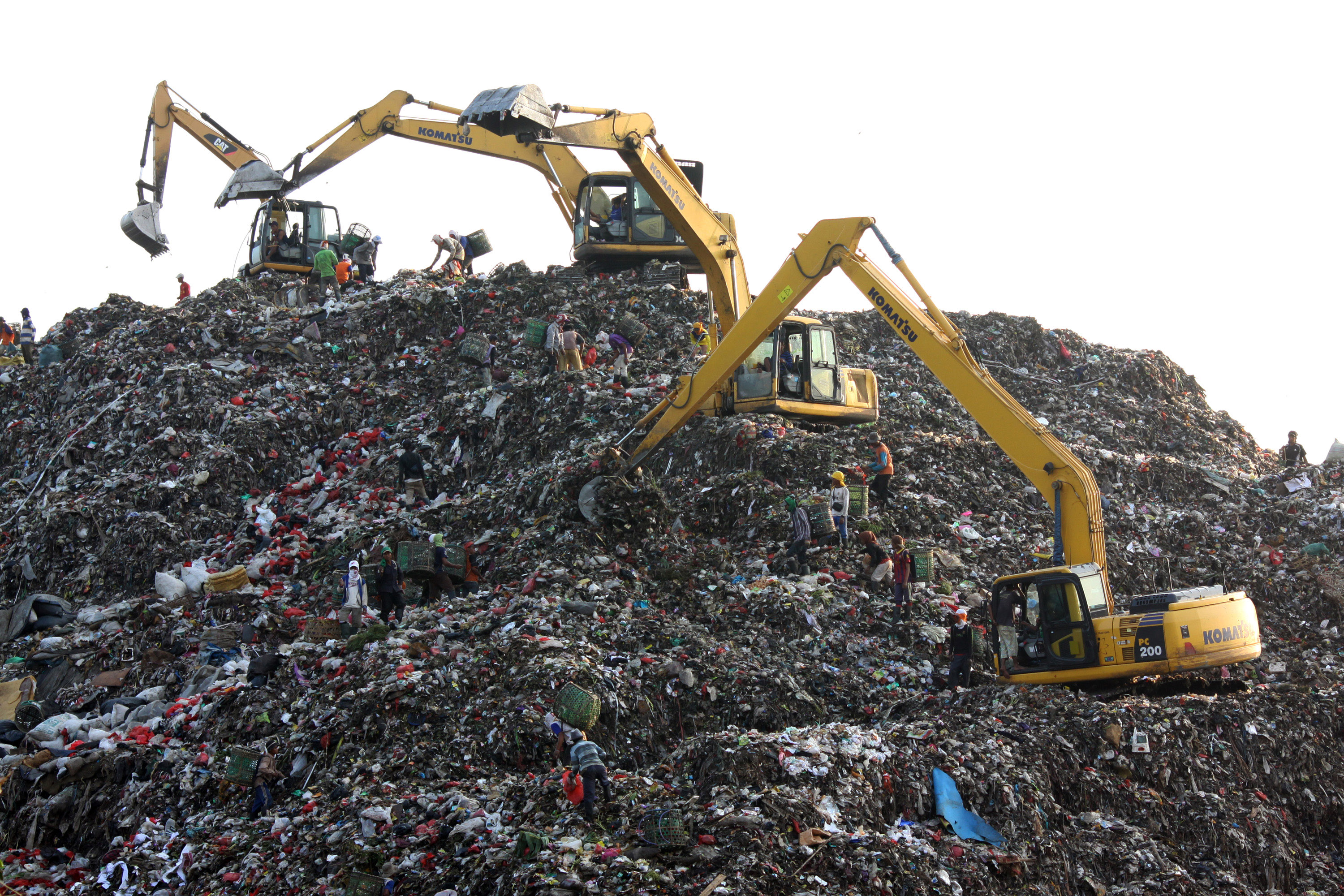 Lebaran Usai, Volume Sampah di TPA Bantargebang Meningkat