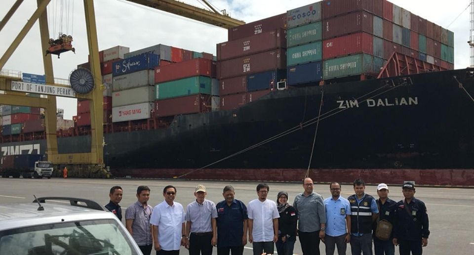 Bea Cukai Ekspor Kembali 5 Peti Kemas Asal AS